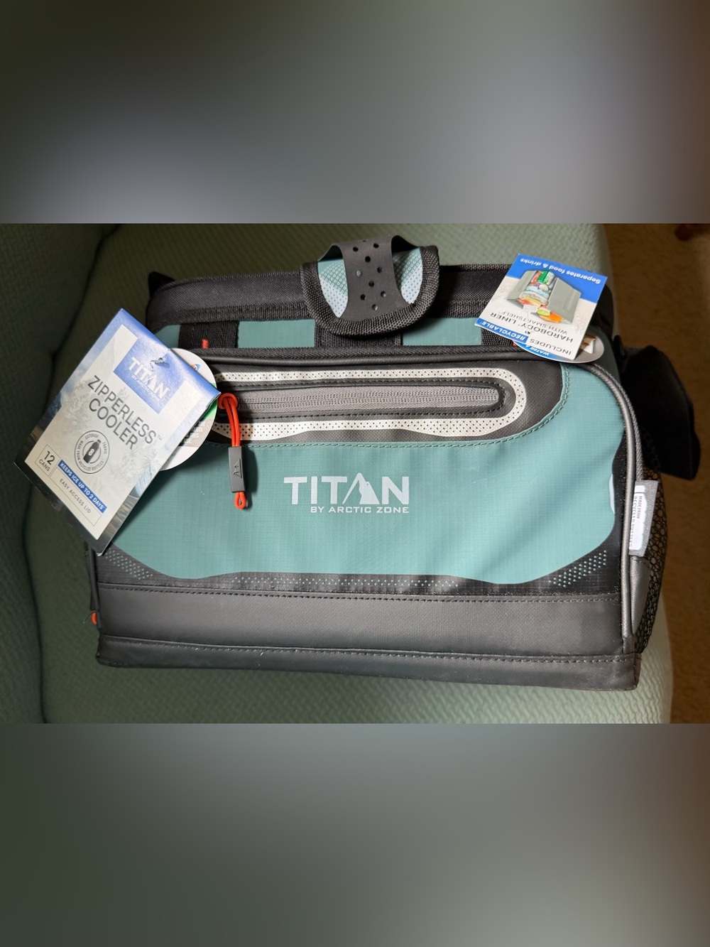Titan Zipperless Hardbody Cooler in Teal and Black 16qt